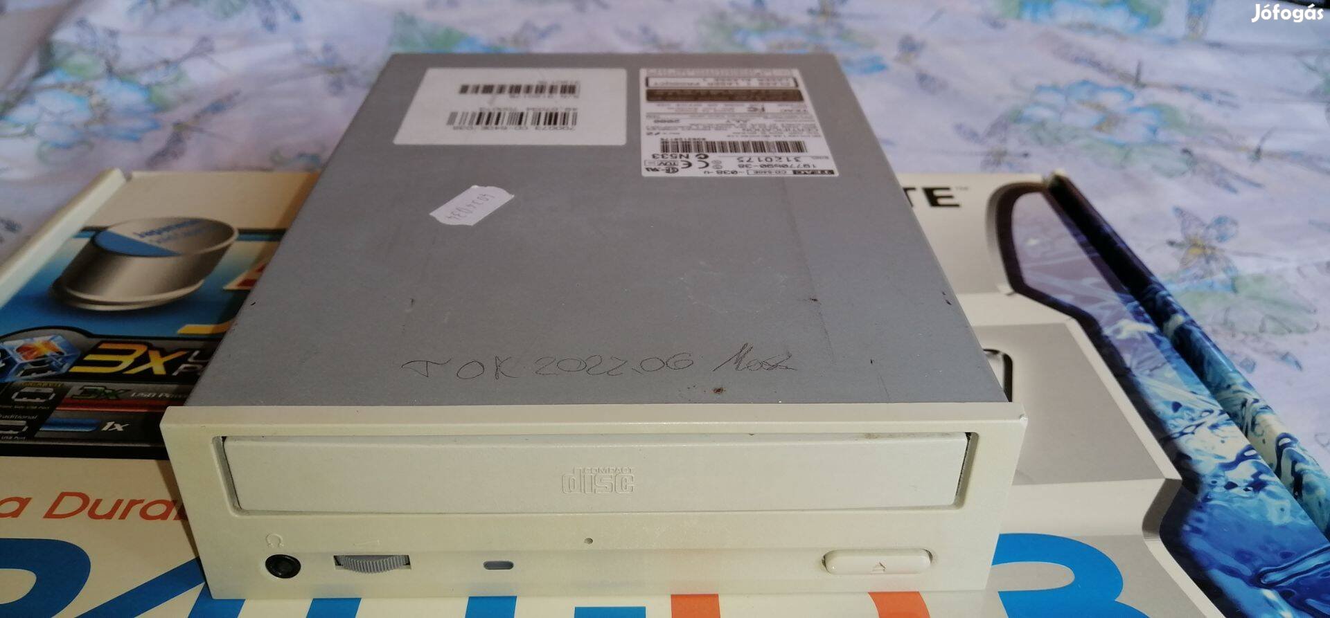 TEAC CD-540E CD-ROM [PATA] "fehér" fém mechanikás